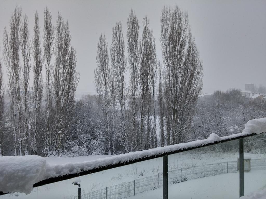 Aparthotel Jardines De Aristi Vitoria-Gasteiz Bagian luar foto